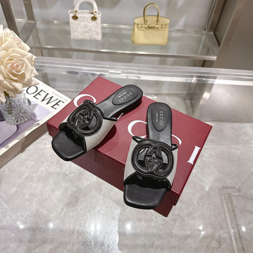 GUCCI Women s Interlocking G slide sandal