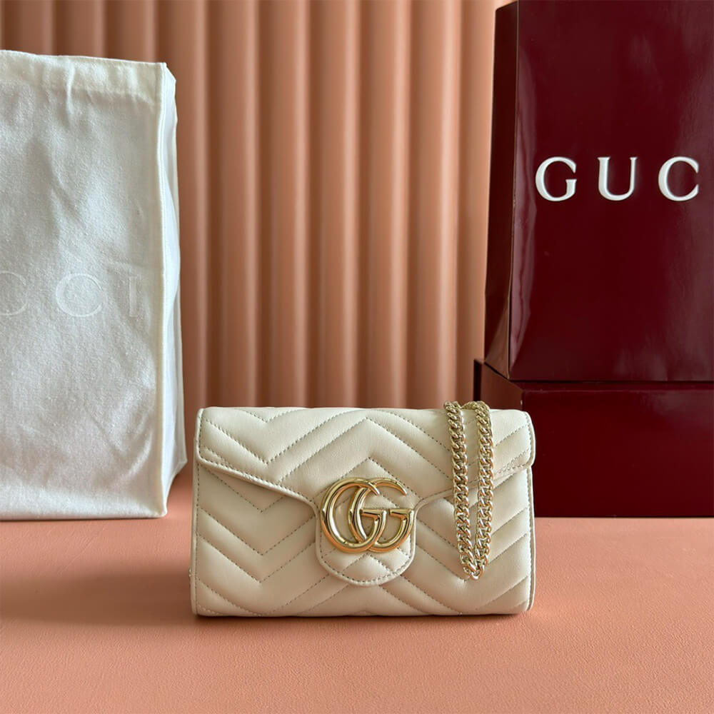 GG Marmont wallet on chain