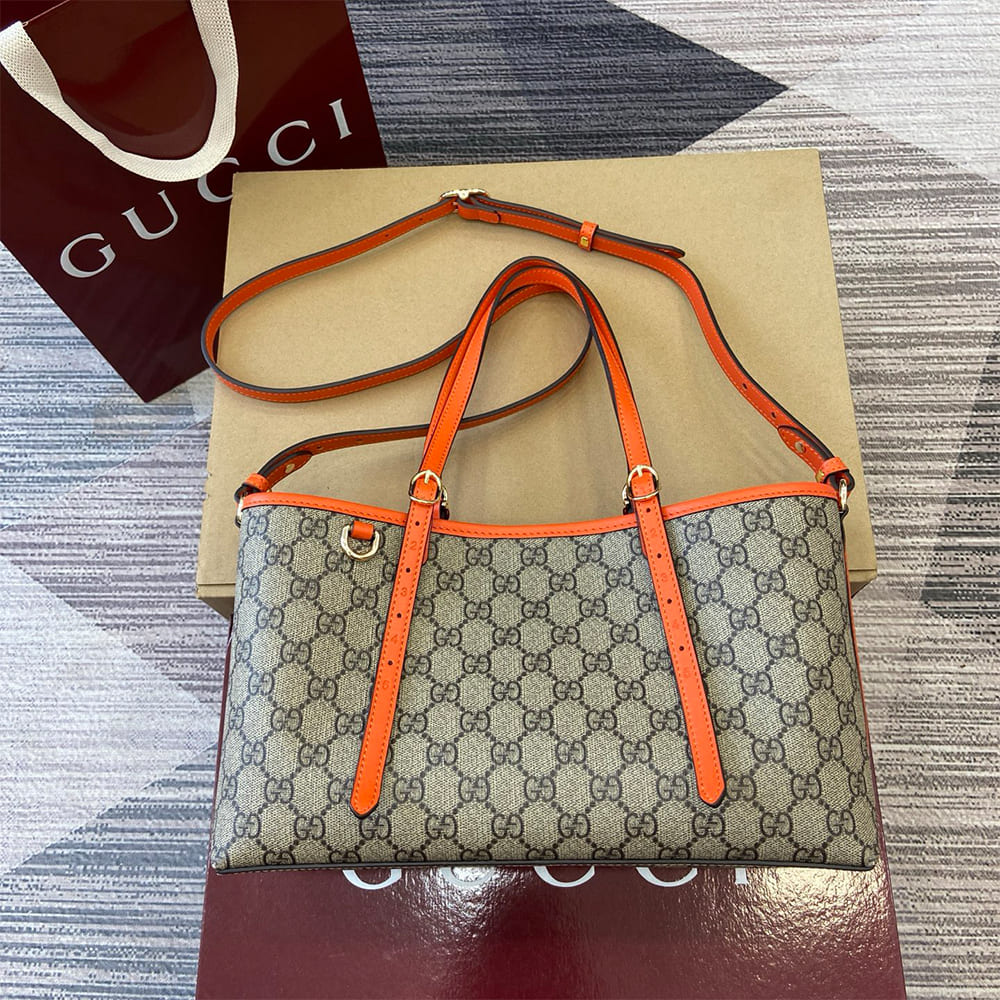 GG Emblem medium tote bag