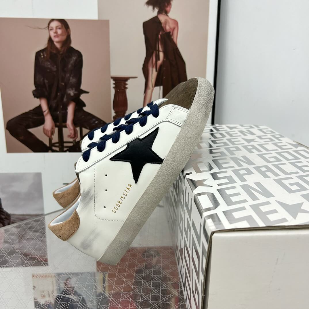 Golden Goose Sneakers